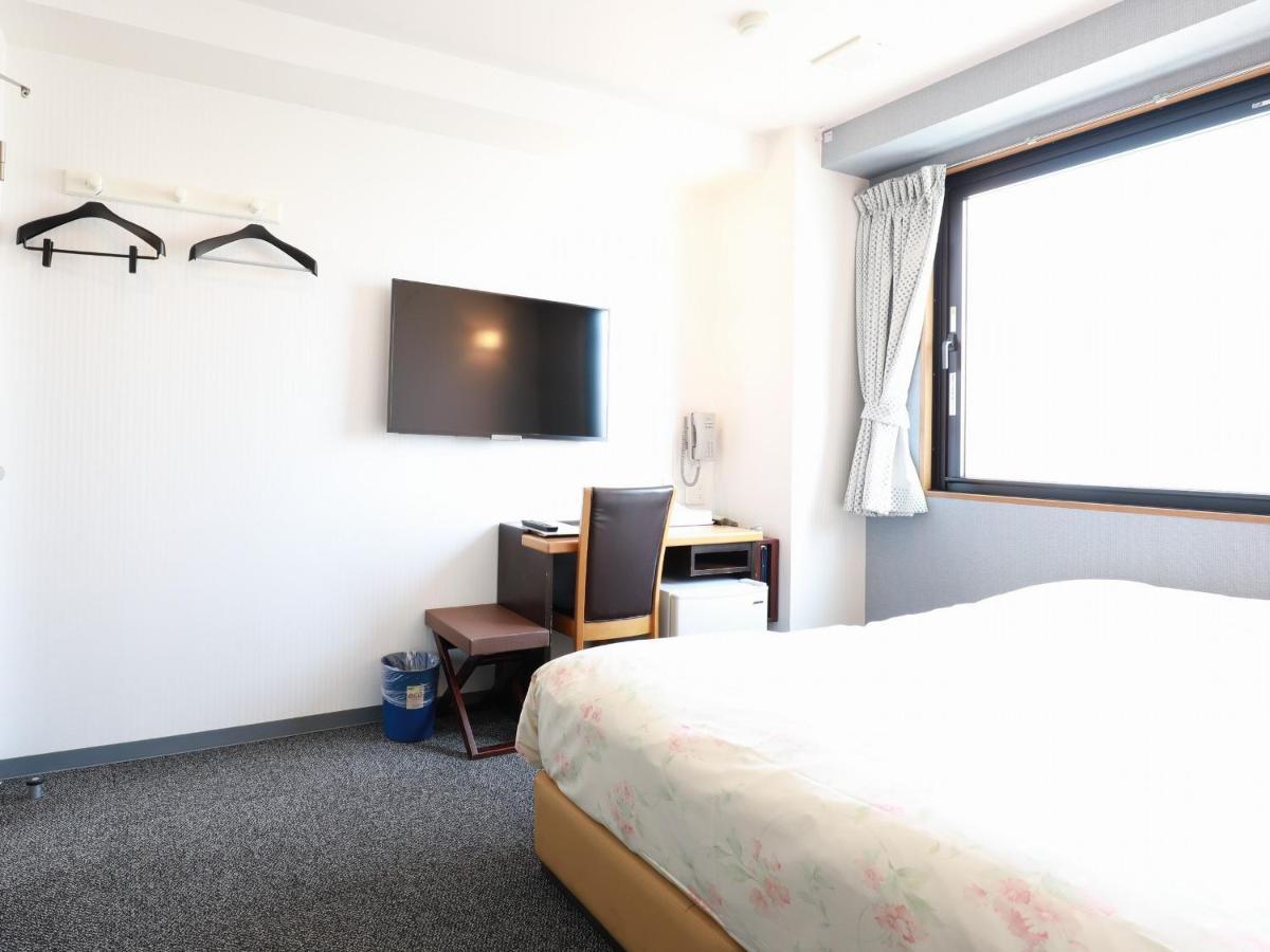 Toyama Town Hotel Toyama Station Exterior foto