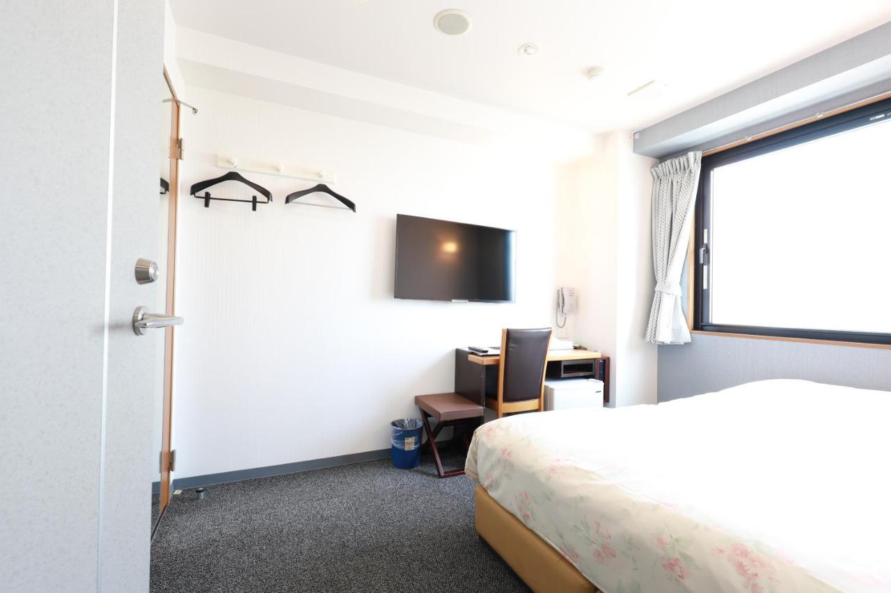 Toyama Town Hotel Toyama Station Exterior foto
